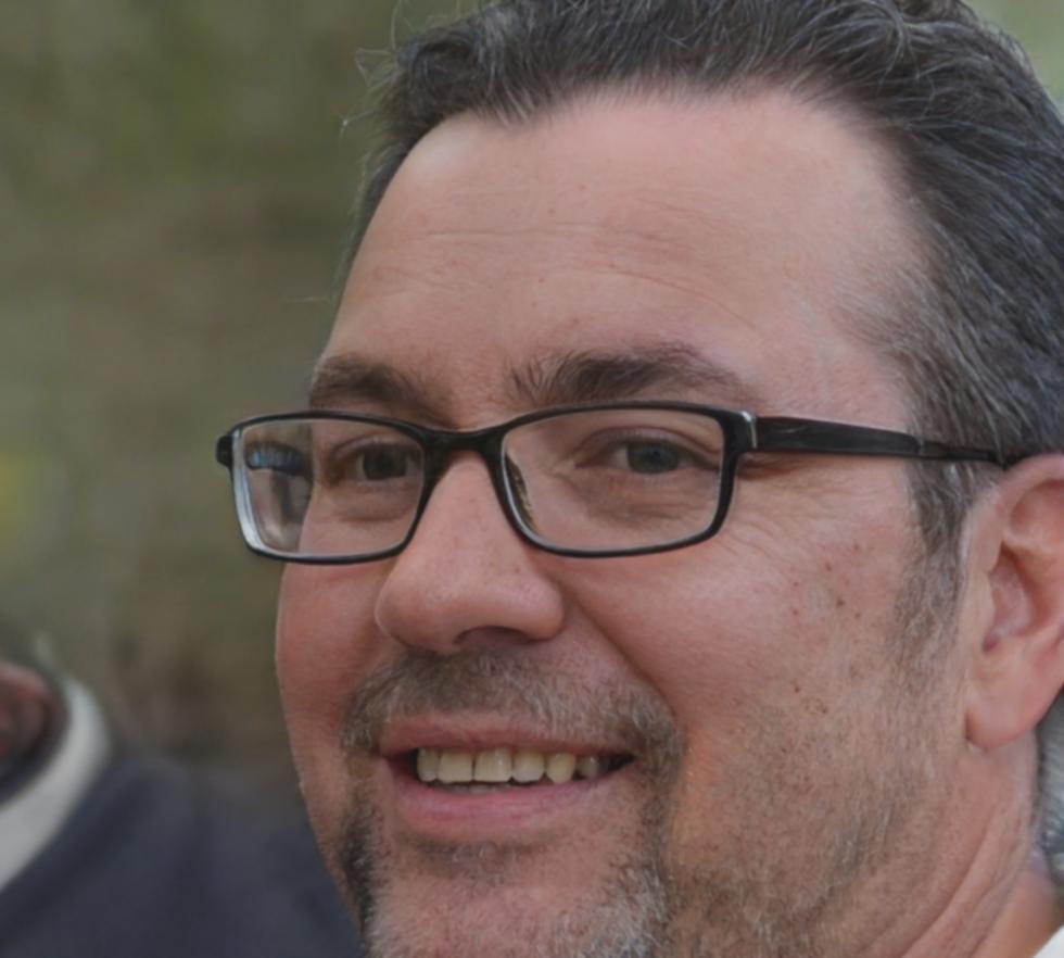Portrait de Marc Dubois, expert en planification financière